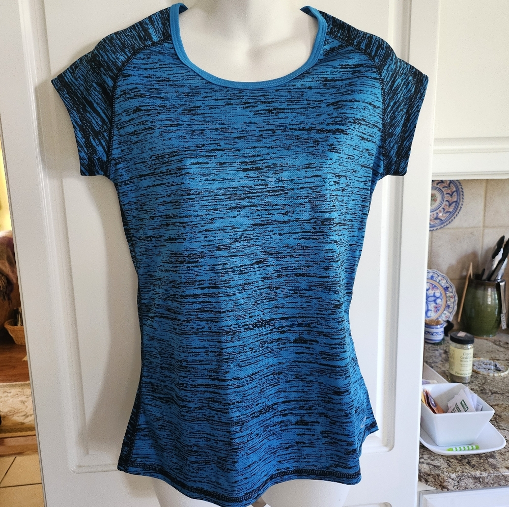 Champion DuoDry Sport Top. Sz- Med
